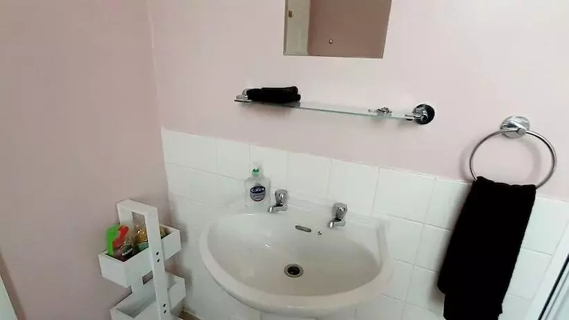 هتل Queens Rooms