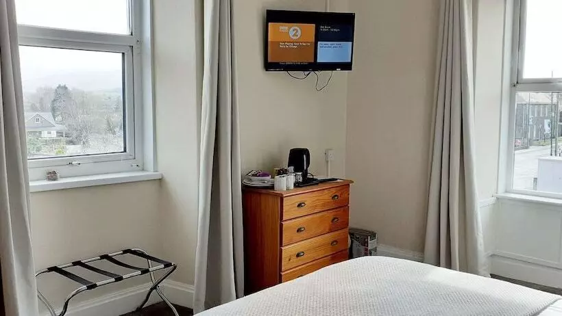 هتل Queens Rooms