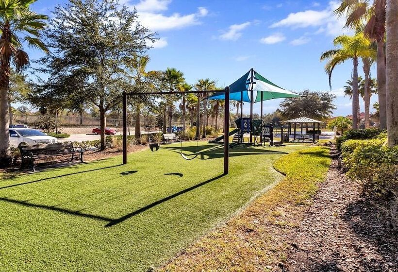 Impressive Waterfront Retreat Near Disney With Cinema Room   5bd/4ba Ph   Rav5341