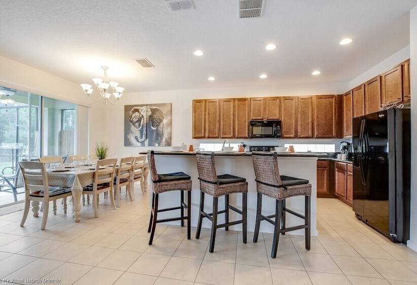 Impressive Waterfront Retreat Near Disney With Cinema Room   5bd/4ba Ph   Rav5341