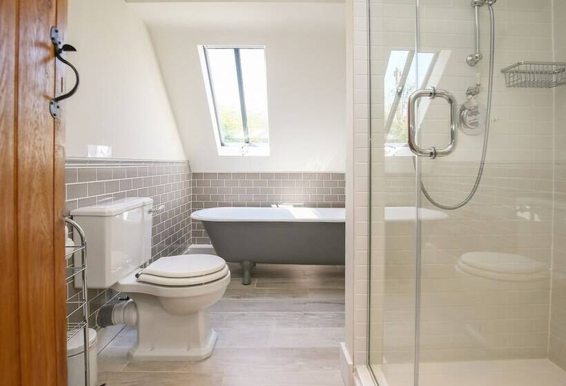 Kings Cottage   South