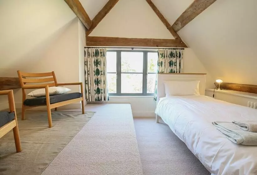Kings Cottage South