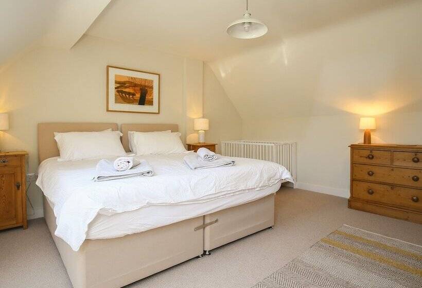 Kings Cottage   South