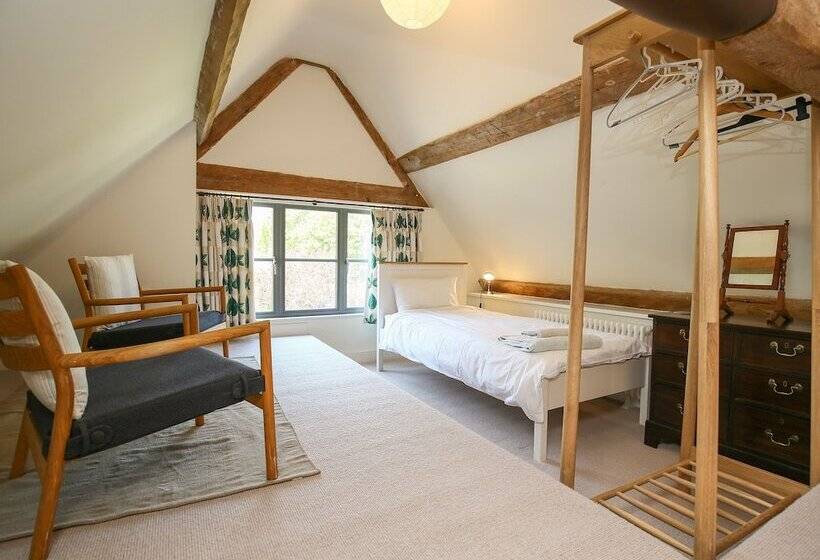 Kings Cottage   South