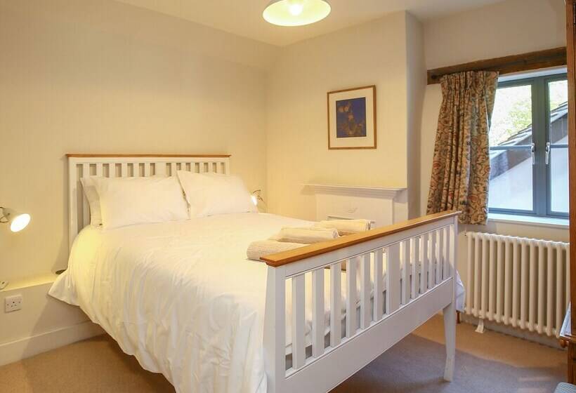 Kings Cottage   South