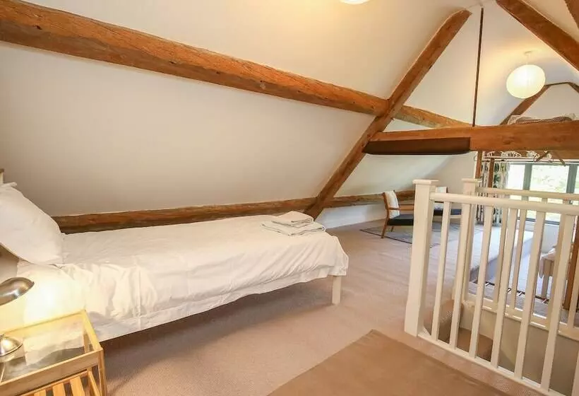 Kings Cottage South