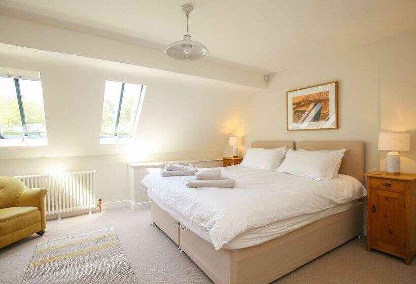 Kings Cottage   South