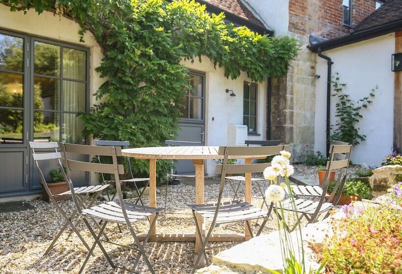 Kings Cottage   South