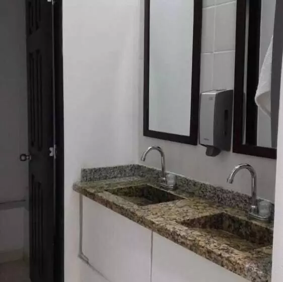 Real Hostel