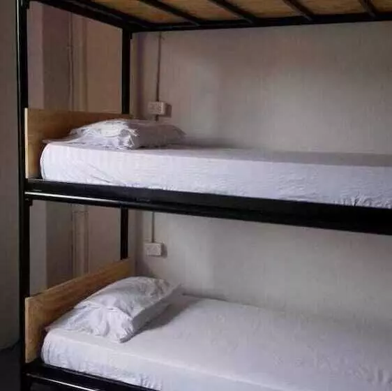 Real Hostel