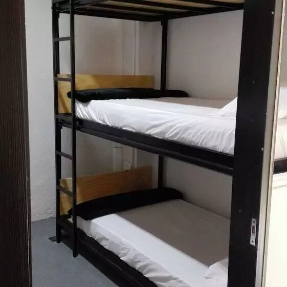 Real Hostel