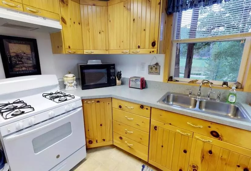 The Cabin At Lydias Canyon