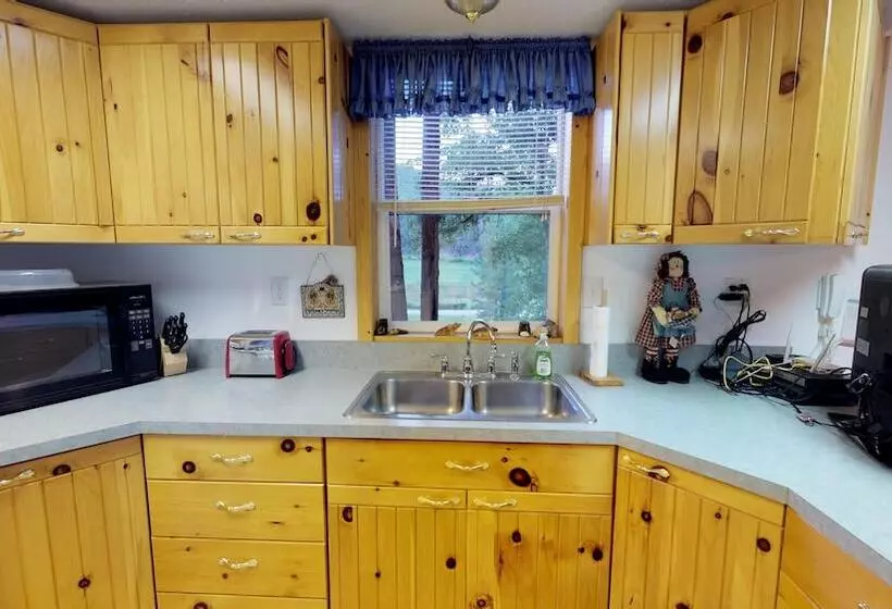 The Cabin At Lydias Canyon