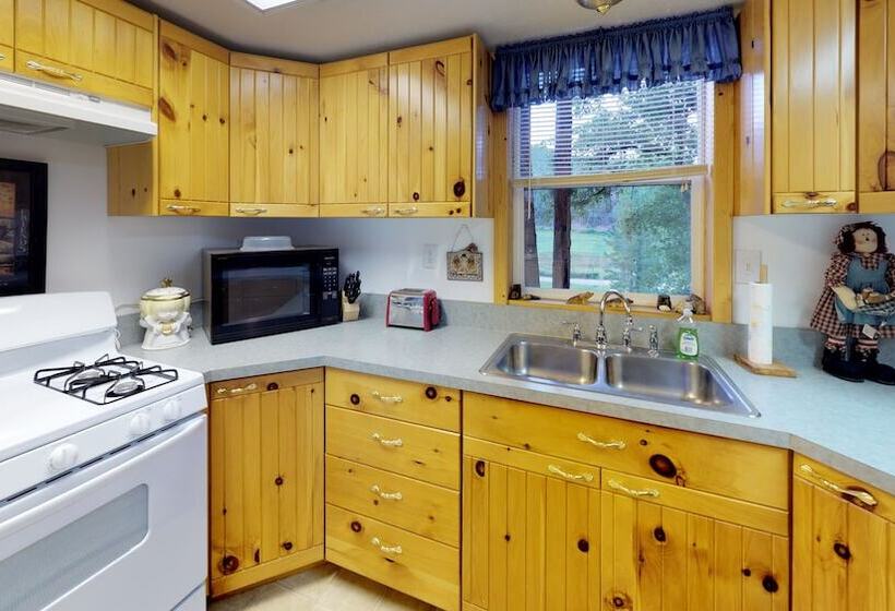 The Cabin At Lydias Canyon