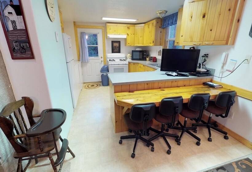 The Cabin At Lydias Canyon