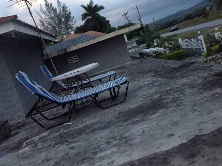 تختخواب و صبحانه Suzette's Homestay