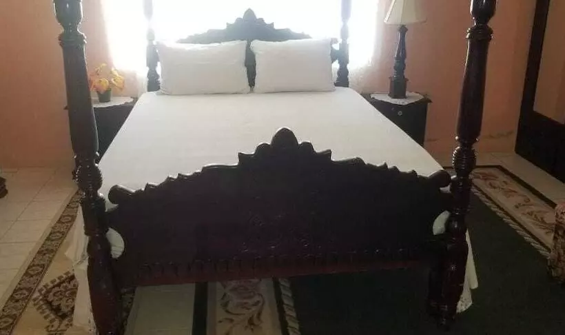 تختخواب و صبحانه Suzette's Homestay