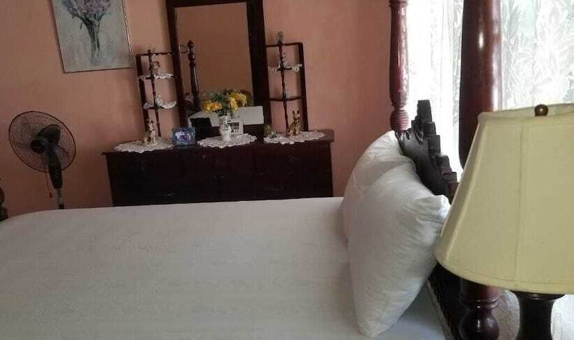 تختخواب و صبحانه Suzette's Homestay