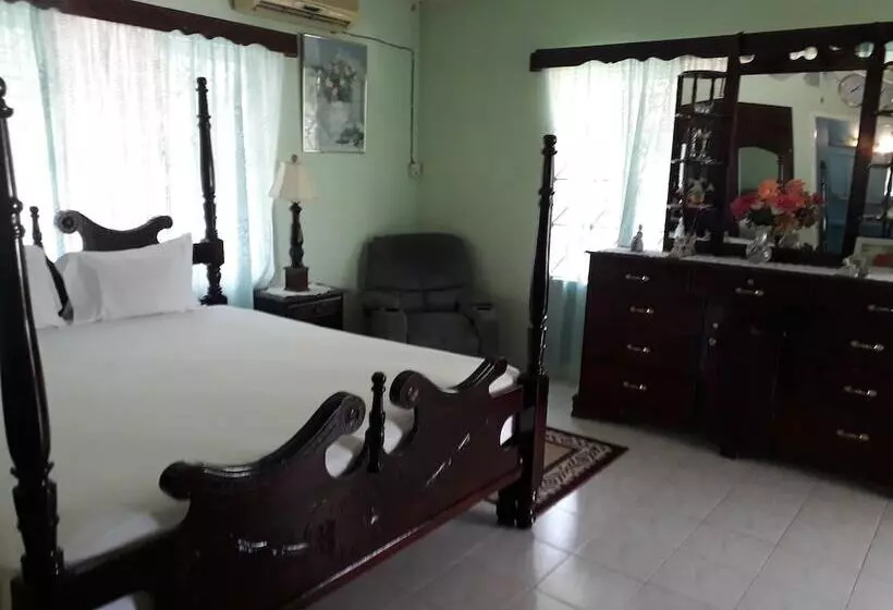 تختخواب و صبحانه Suzette's Homestay