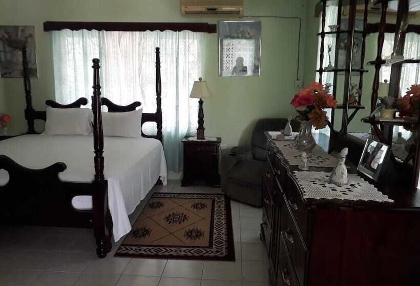 تختخواب و صبحانه Suzette's Homestay