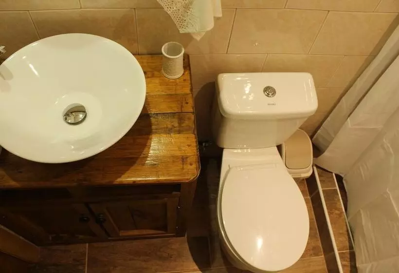 Hostal Lago Cóndor