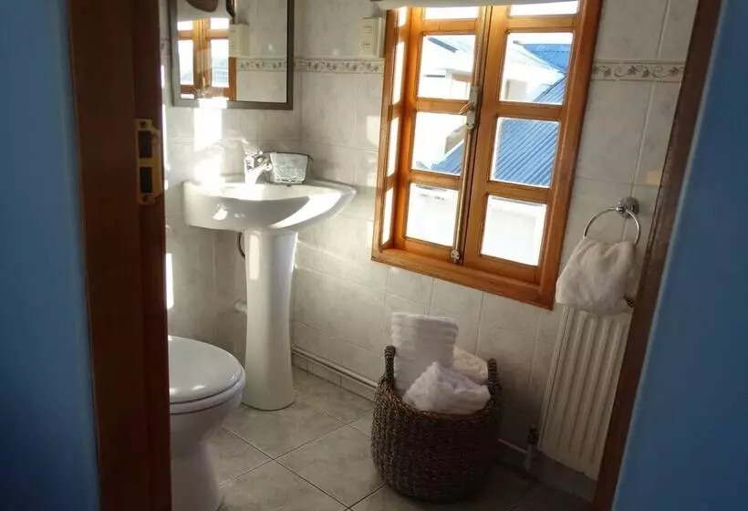Hostal Lago Cóndor