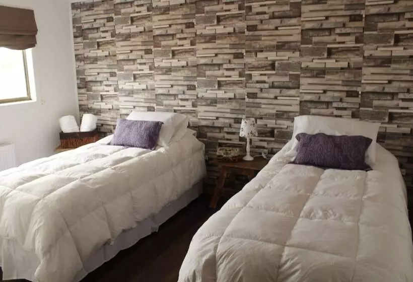 Hostal Lago Cóndor