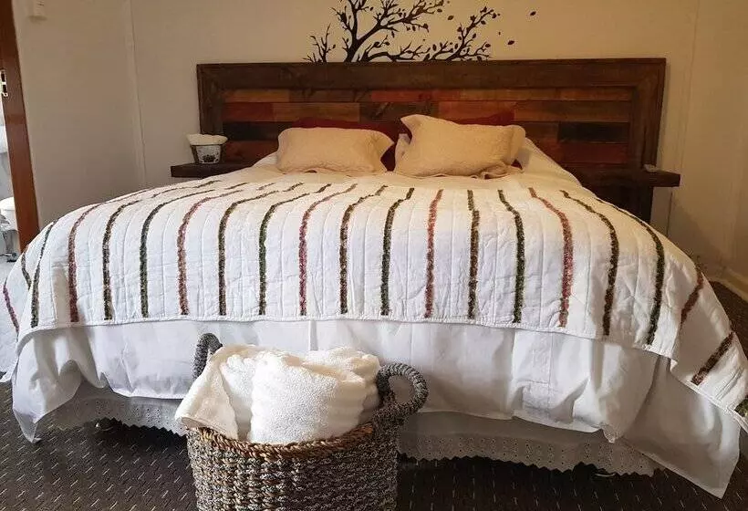 Hostal Lago Cóndor