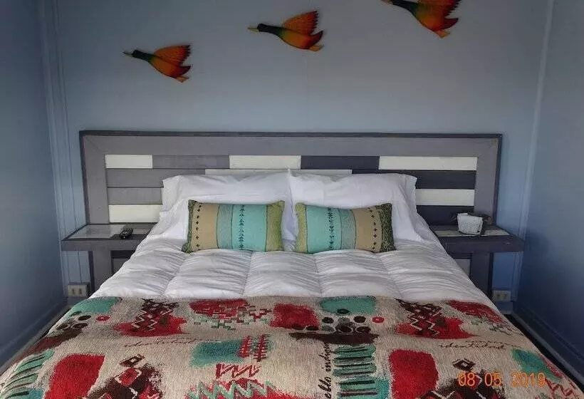 Hostal Lago Cóndor