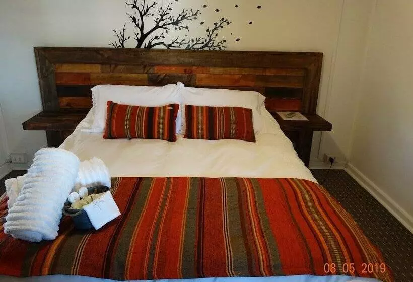 Hostal Lago Cóndor