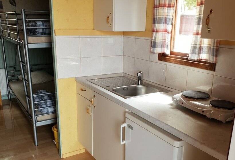 בית מלון כפרי Askeviks Camping & Stugor