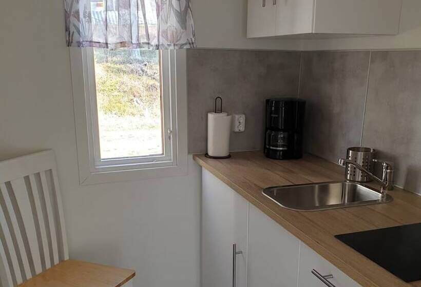 בית מלון כפרי Askeviks Camping & Stugor