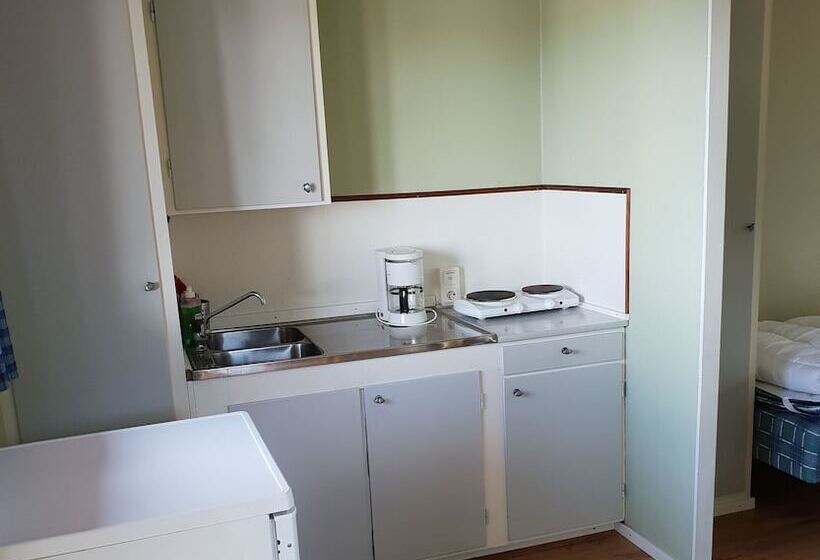 בית מלון כפרי Askeviks Camping & Stugor