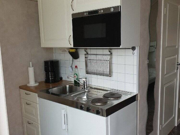 בית מלון כפרי Askeviks Camping & Stugor