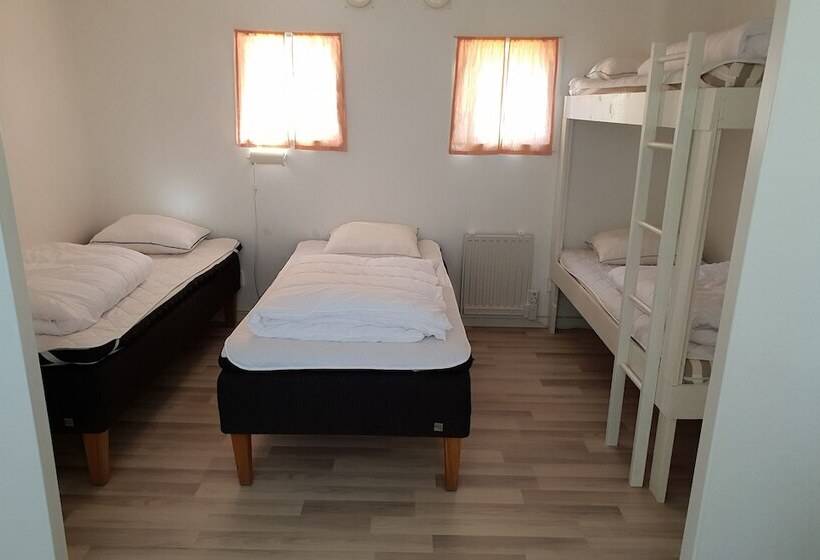 בית מלון כפרי Askeviks Camping & Stugor