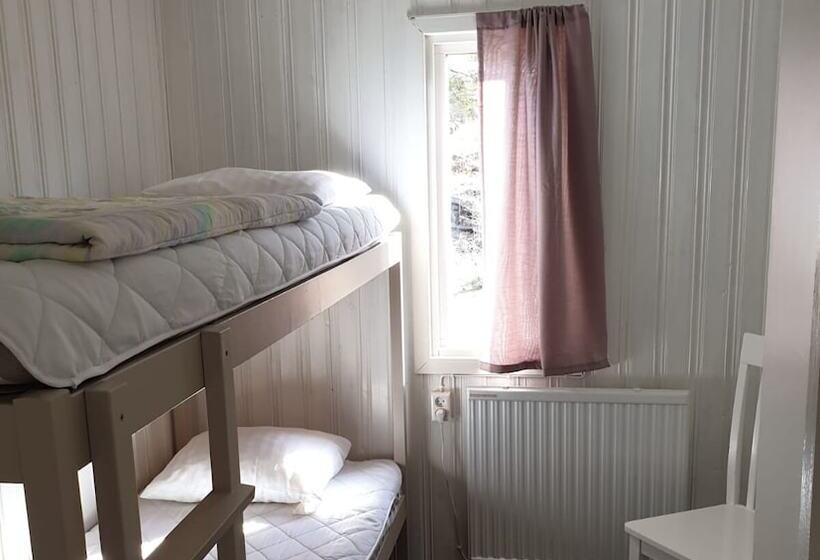 בית מלון כפרי Askeviks Camping & Stugor