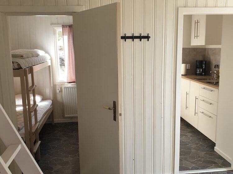 בית מלון כפרי Askeviks Camping & Stugor