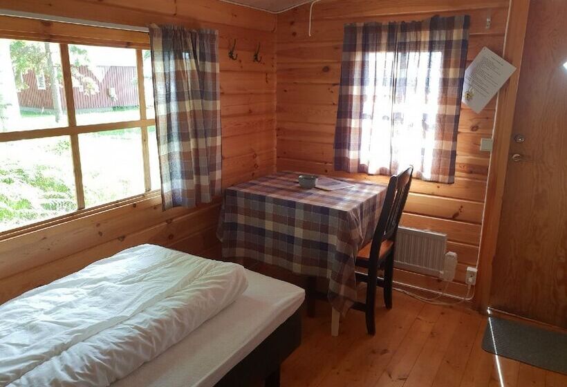 בית מלון כפרי Askeviks Camping & Stugor