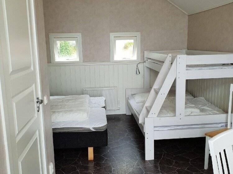 בית מלון כפרי Askeviks Camping & Stugor