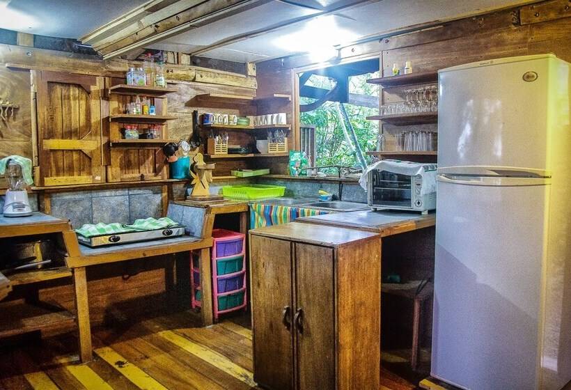 호텔 Bahia Rica Fishing & Kayak Lodge