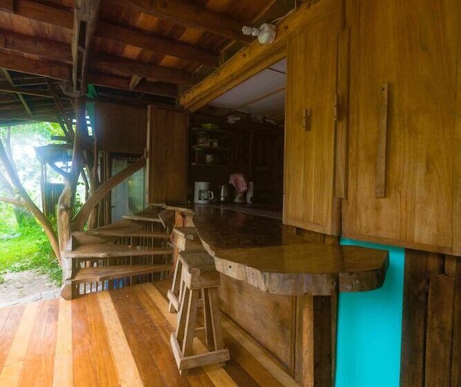 호텔 Bahia Rica Fishing & Kayak Lodge