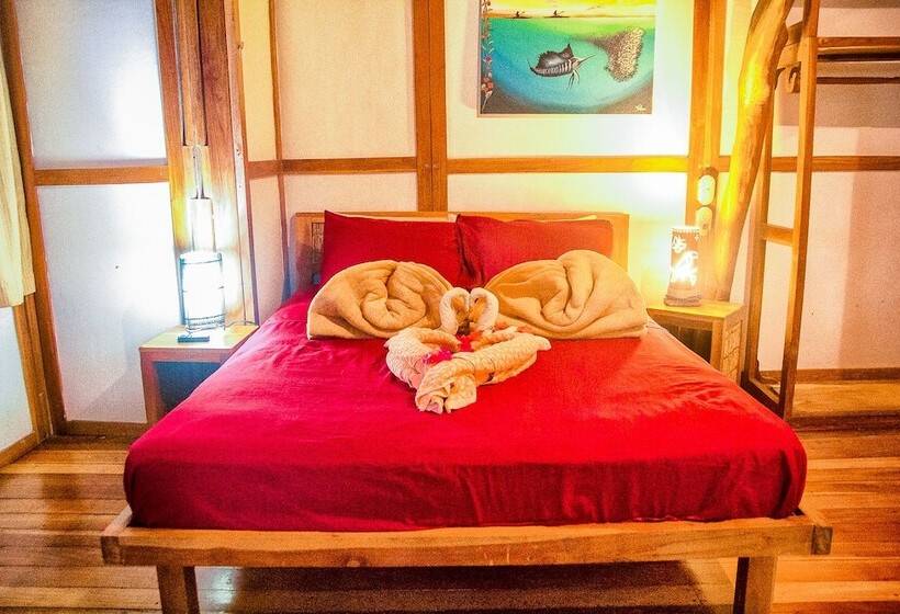 호텔 Bahia Rica Fishing & Kayak Lodge