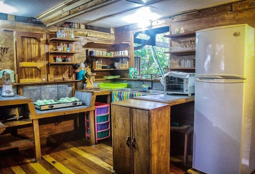 호텔 Bahia Rica Fishing & Kayak Lodge