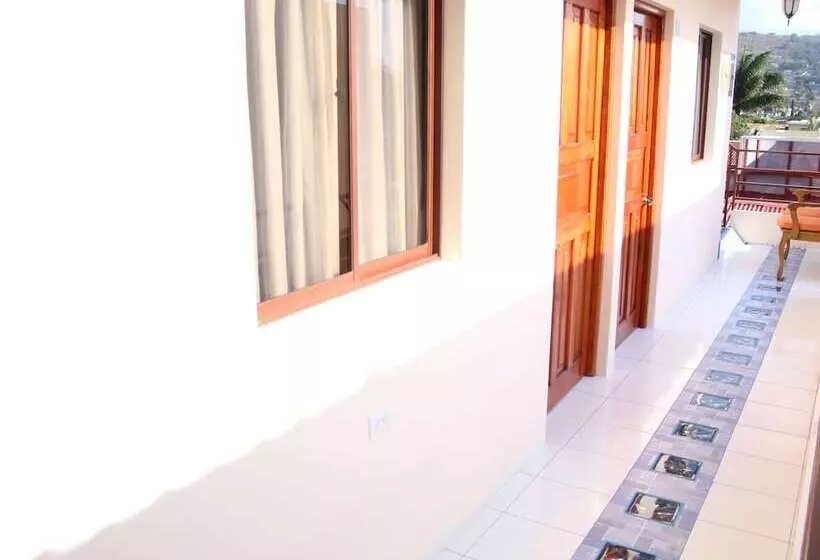 Hotelli Brisas