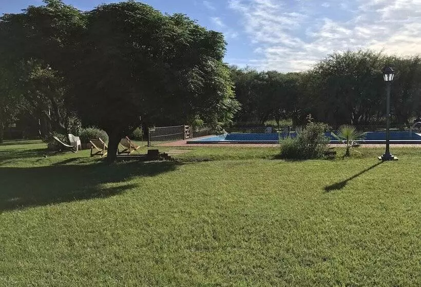 ホテル Cabanas De Campo El Algarrobo