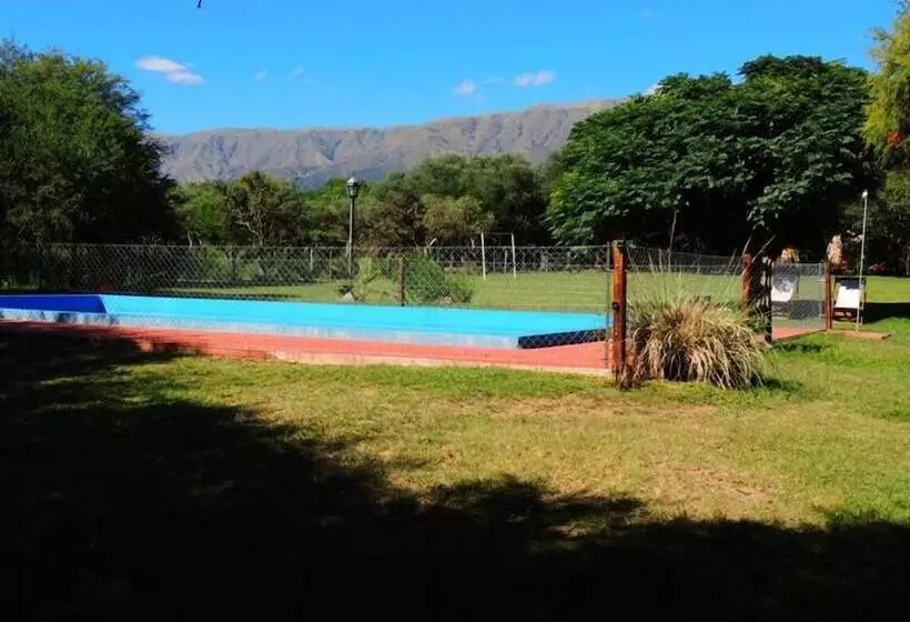 ホテル Cabanas De Campo El Algarrobo