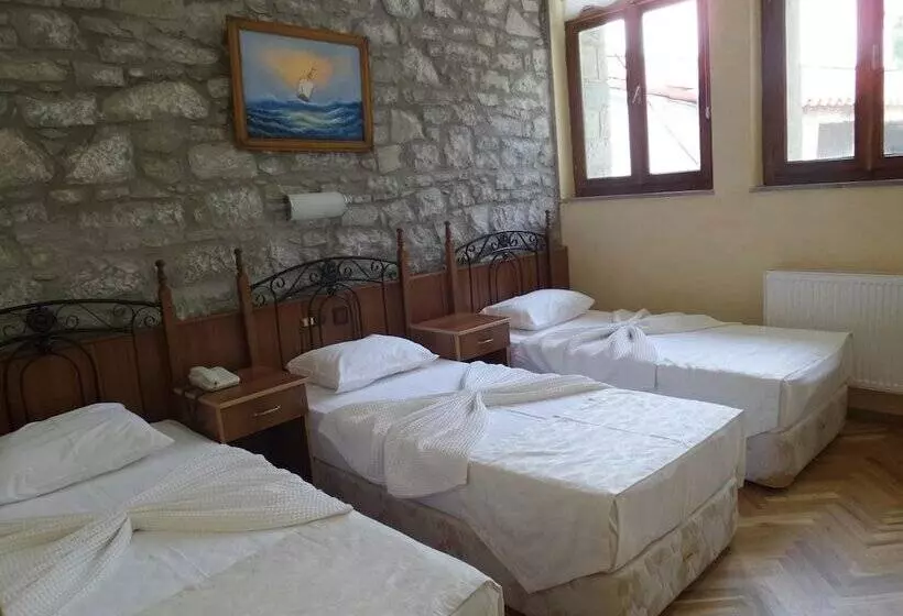 هتل Imbros