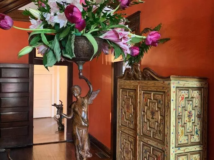 ホテル Laredo Mansion