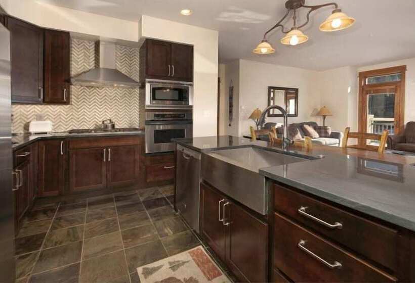 هتل Premier 2 Bedroom Ski In, Ski Out Lone Eagle Condo With The Best Access To Skiing In Keystone
