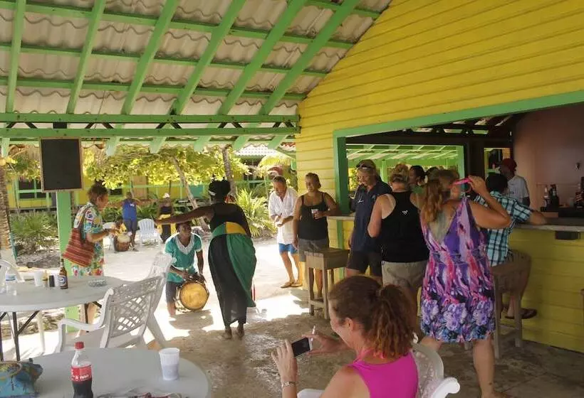 هتل Reef House Resort